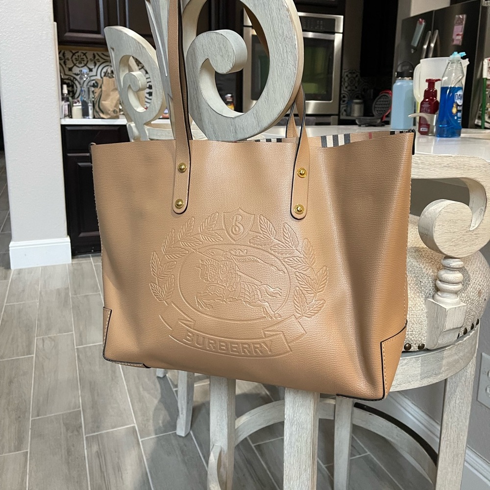 Burberry tote